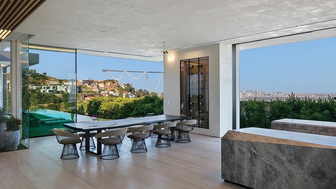 EDGE_s Multi-Slide Pocket Corner Door